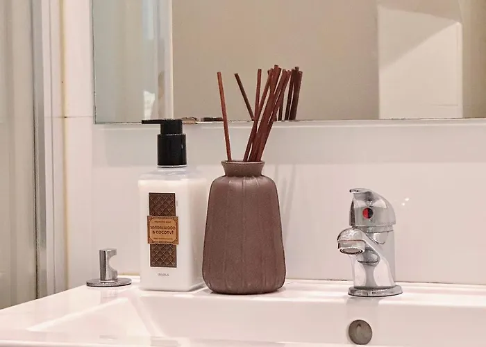 Guest house Downtown A Whole House Duplex Designed For Remote Work And Near Metro Lapa Porto