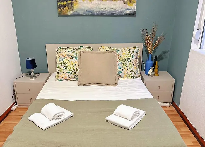 Guest house Downtown A Whole House Duplex Designed For Remote Work And Near Metro Lapa Porto